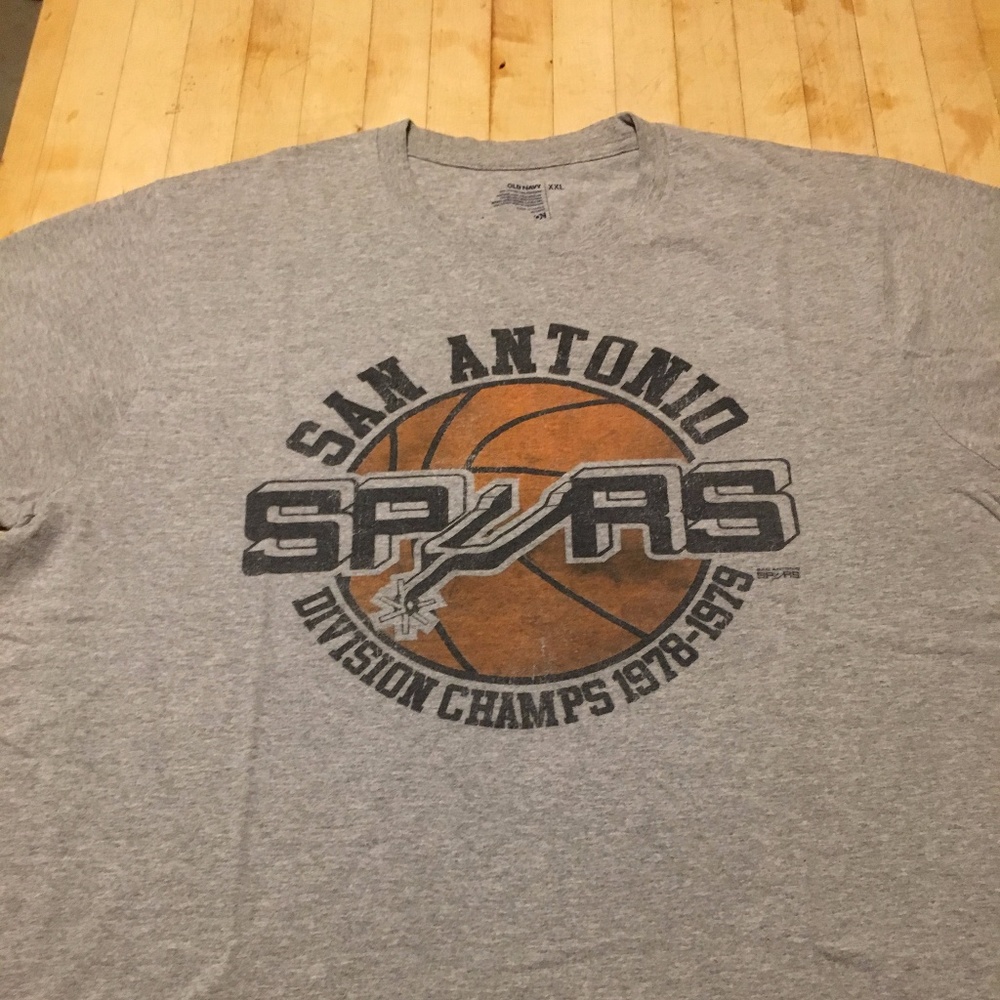 Old Navy San Antonio Spurs T-Shirt 2XL