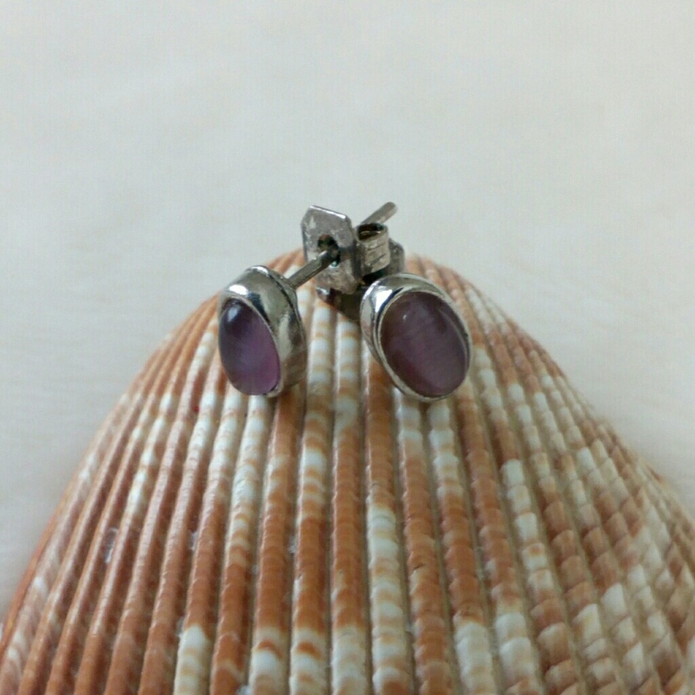 🔴 Lilac Stud Earrings 8x 5mm