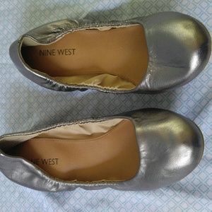 Leather Shinny silver flats