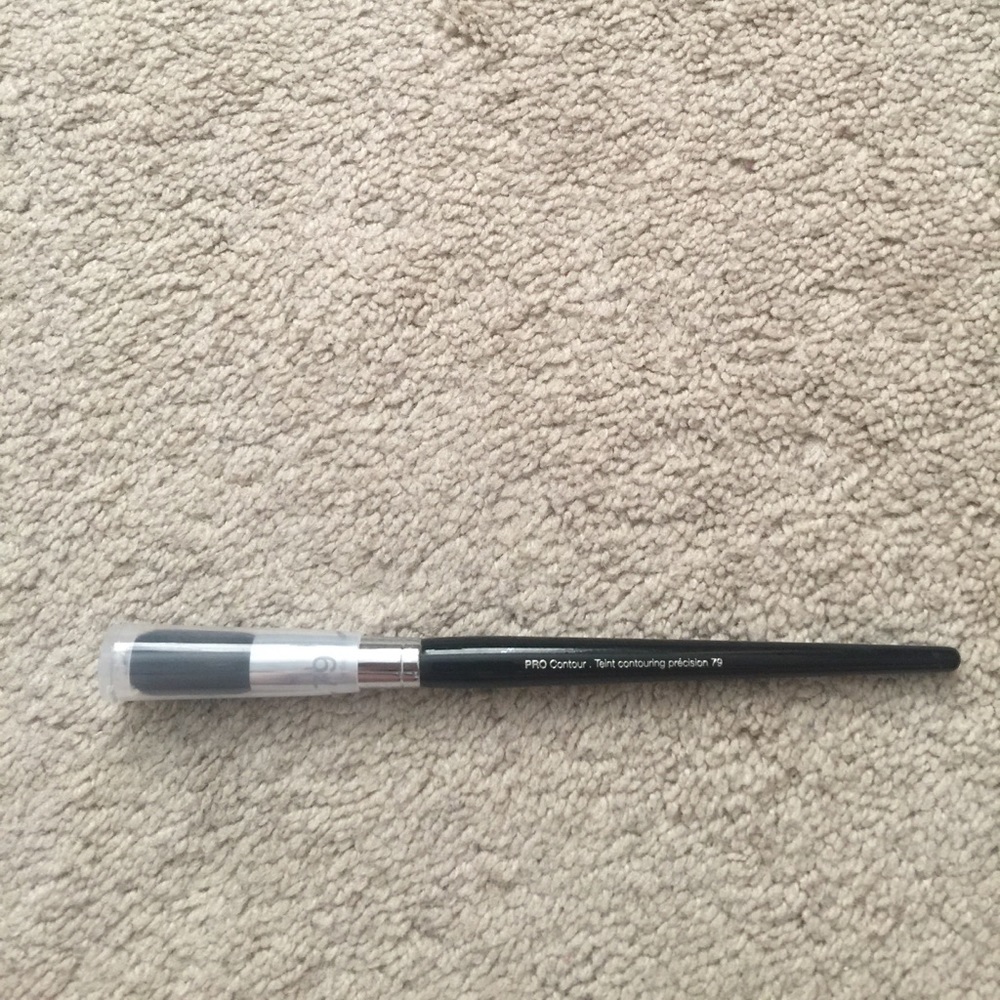 Sephora pro contour brush #79