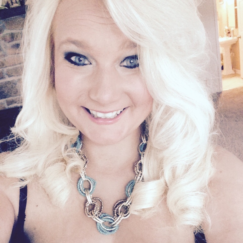 Meet your Posher, Lauren