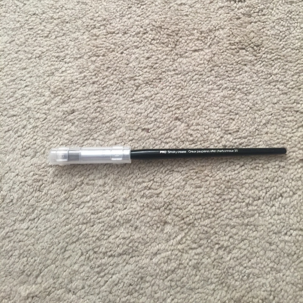 Sephora pro smoky crease brush #31