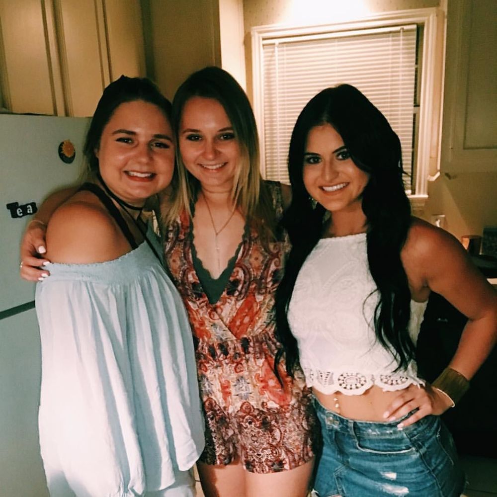 Meet your Posher, Carolina