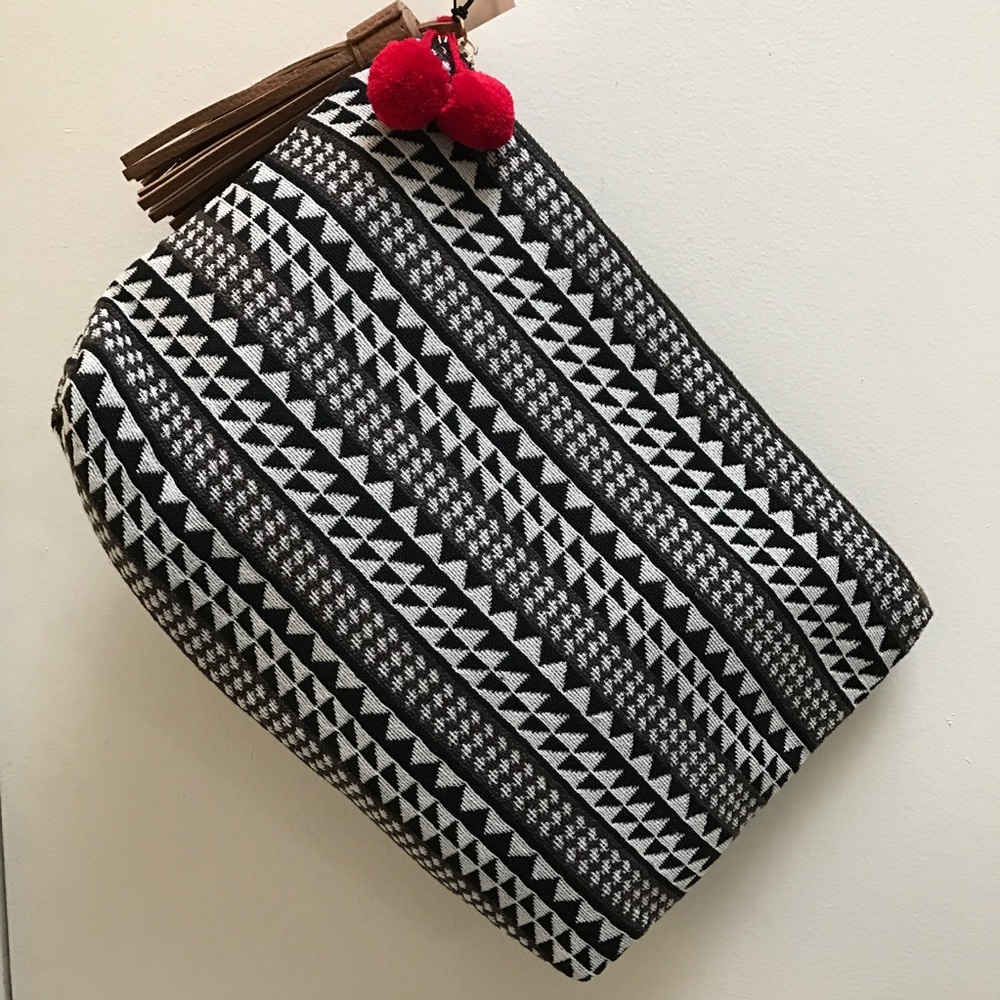 NWT Tribal Clutch