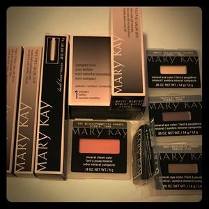 Mary Kay Makeup & Hand Lotion Set *NIB