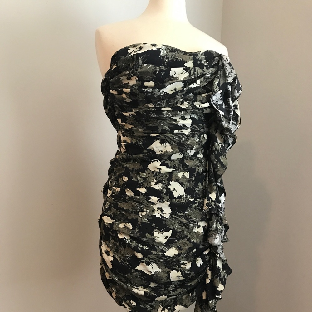 Elizebeth and James Ruched Dress Size 6