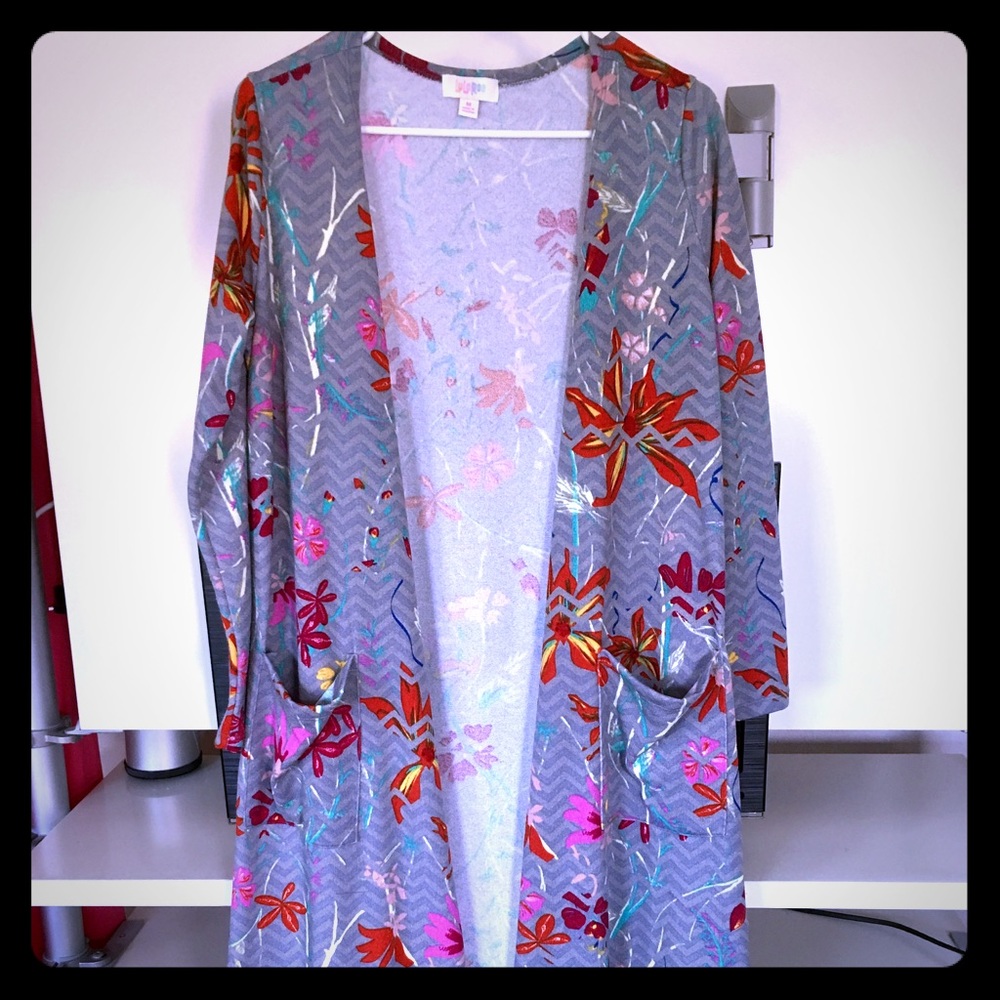 Lularoe Sarah floral MeDiuM