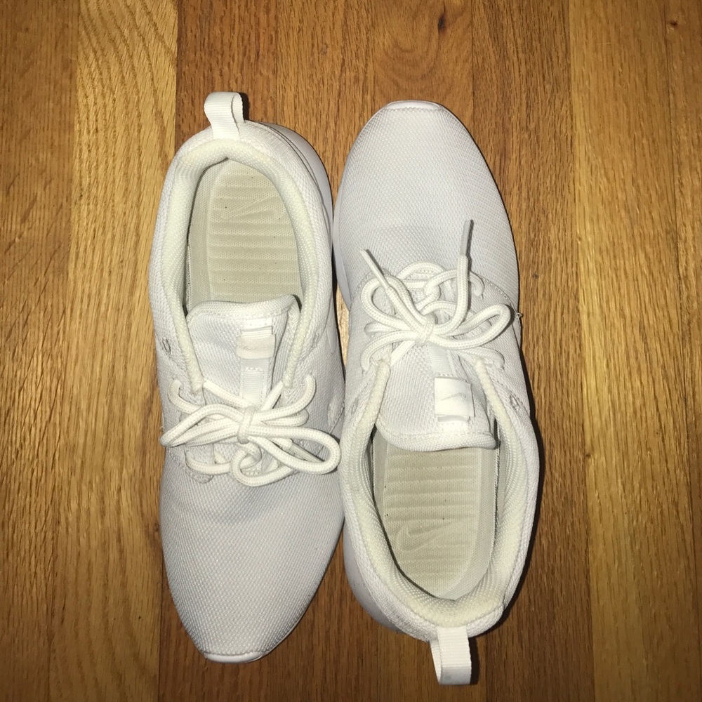 White Women's Nike Roshes
