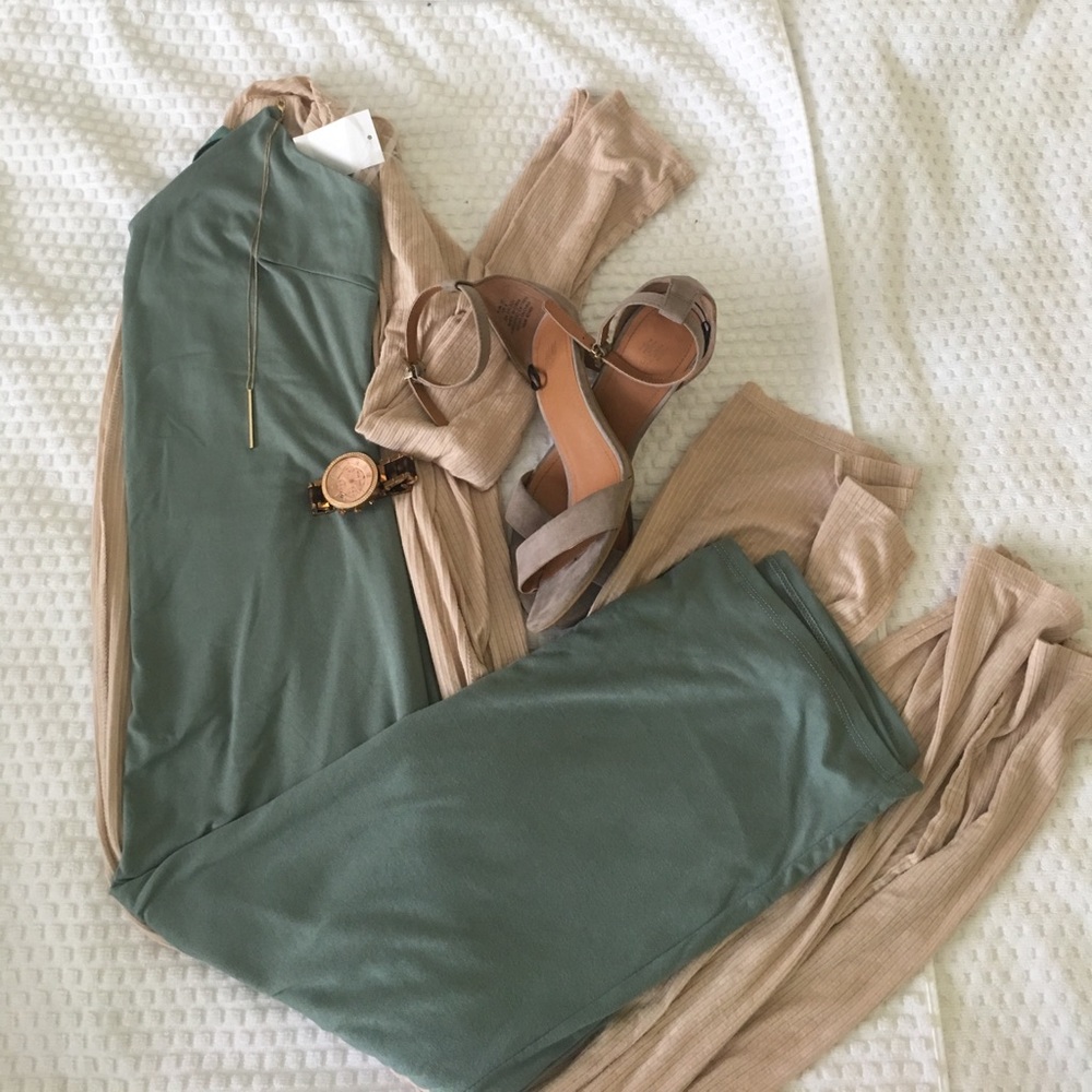 *SOLD* Mint Green Bodycon Midi Dress *SOLD*