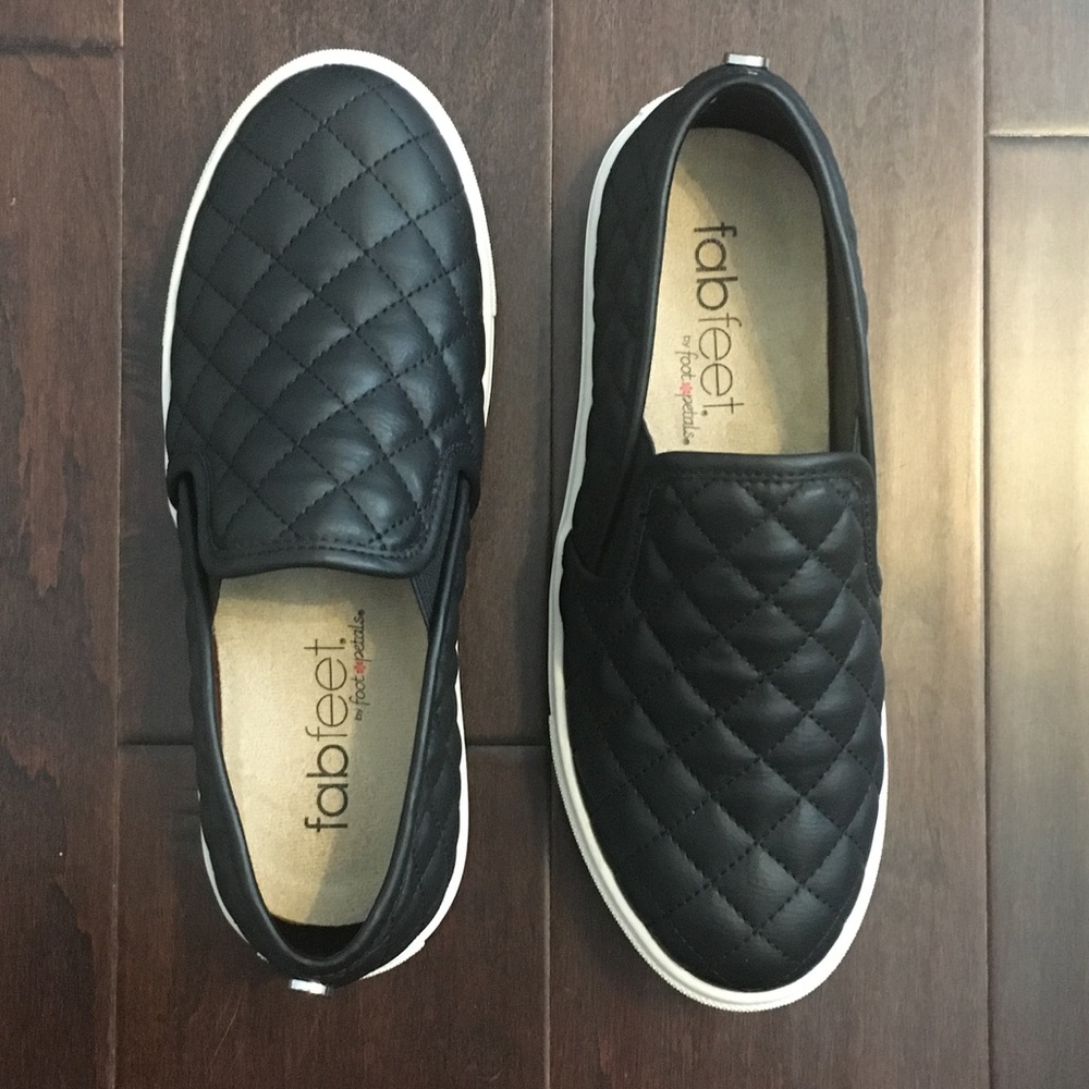 PRICE DROP Steve Madden slip on Ecentrcq