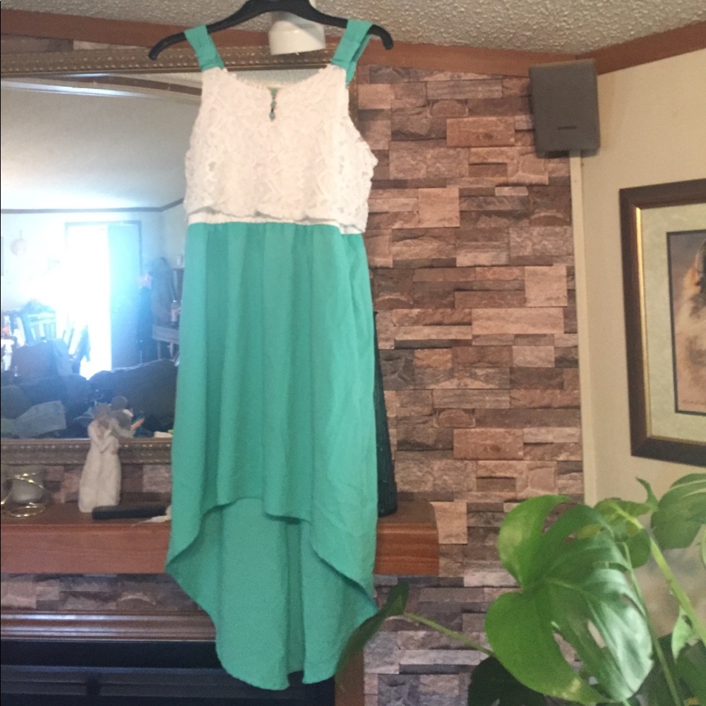 ***special deal 4/20.00 Girls size 12 hi-low cute