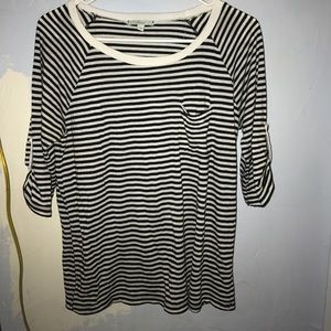 Black and white striped quarter length sleeve