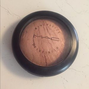 New MAC mineralize skinfinish