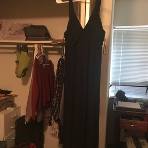 Long black sleeveless dress