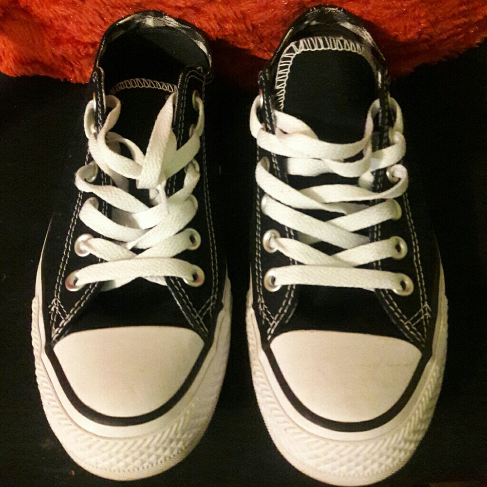Black and white converse