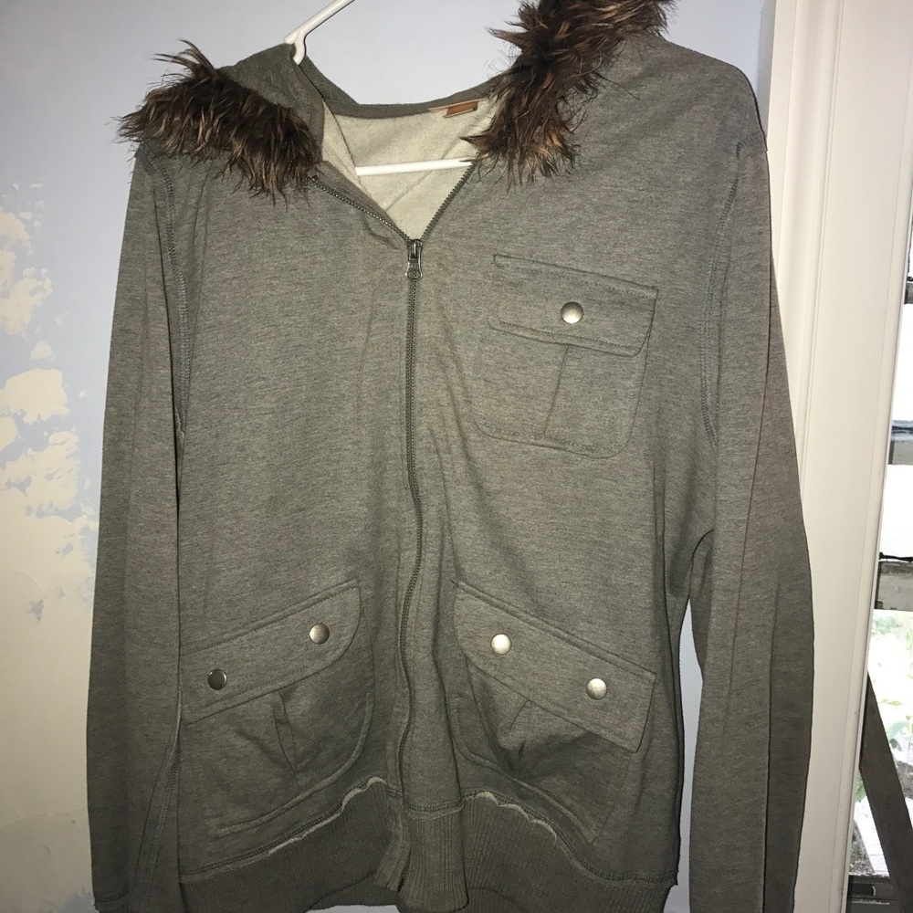 Gray hoodie with fax furs hood