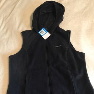 WOMEN’S BENTON SPRINGS™ HOODED FLEECE VEST
