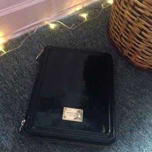 Tablet Cover (iPad)  - Michael Kors
