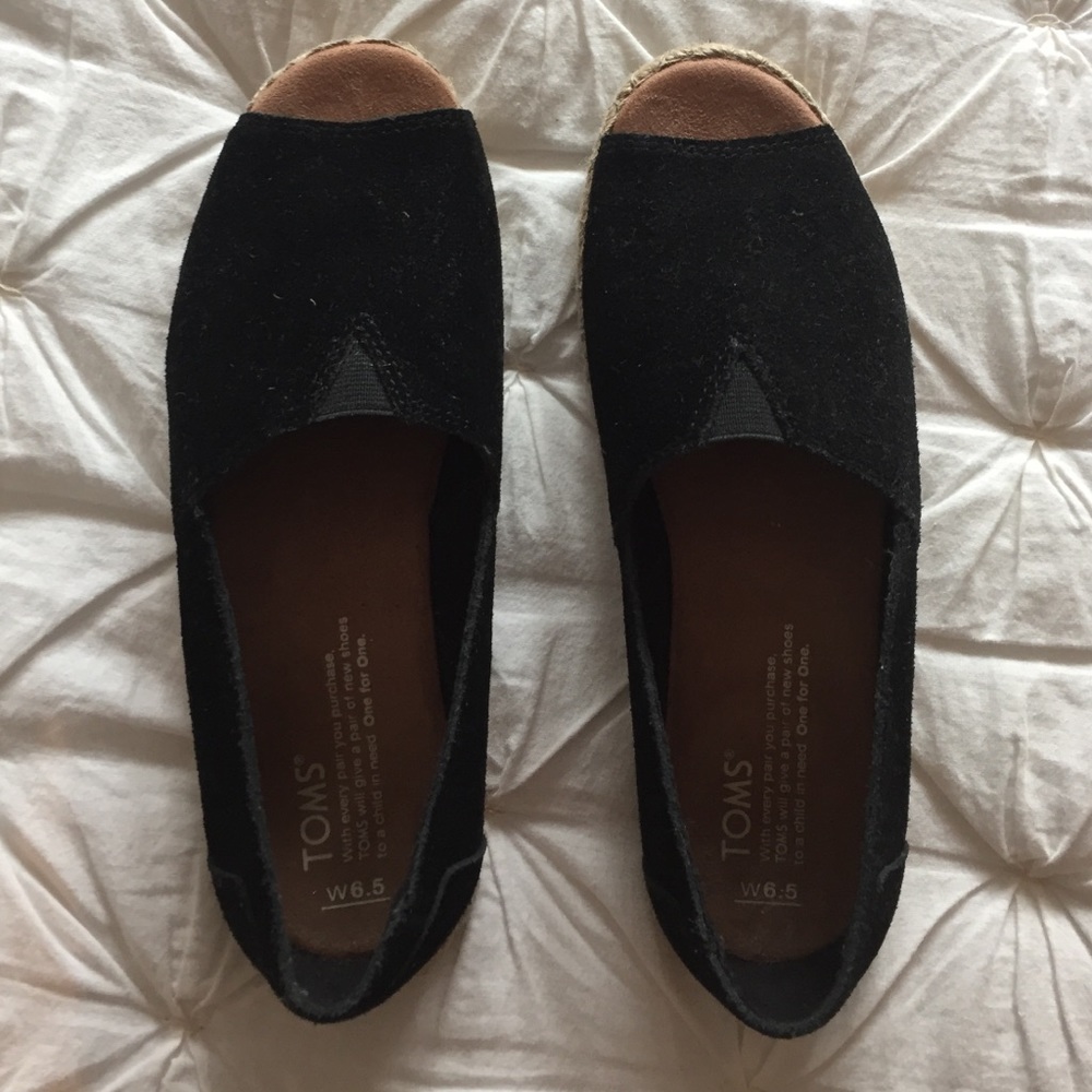 Toms shoes!! NEVER WORN!