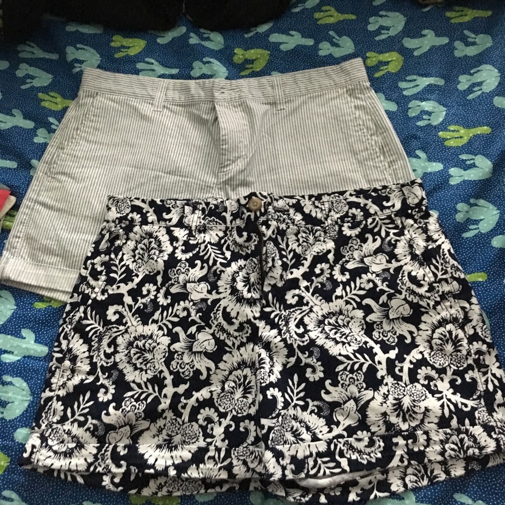 2 pairs of shorts