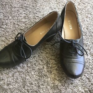 Chelsea crew black heels