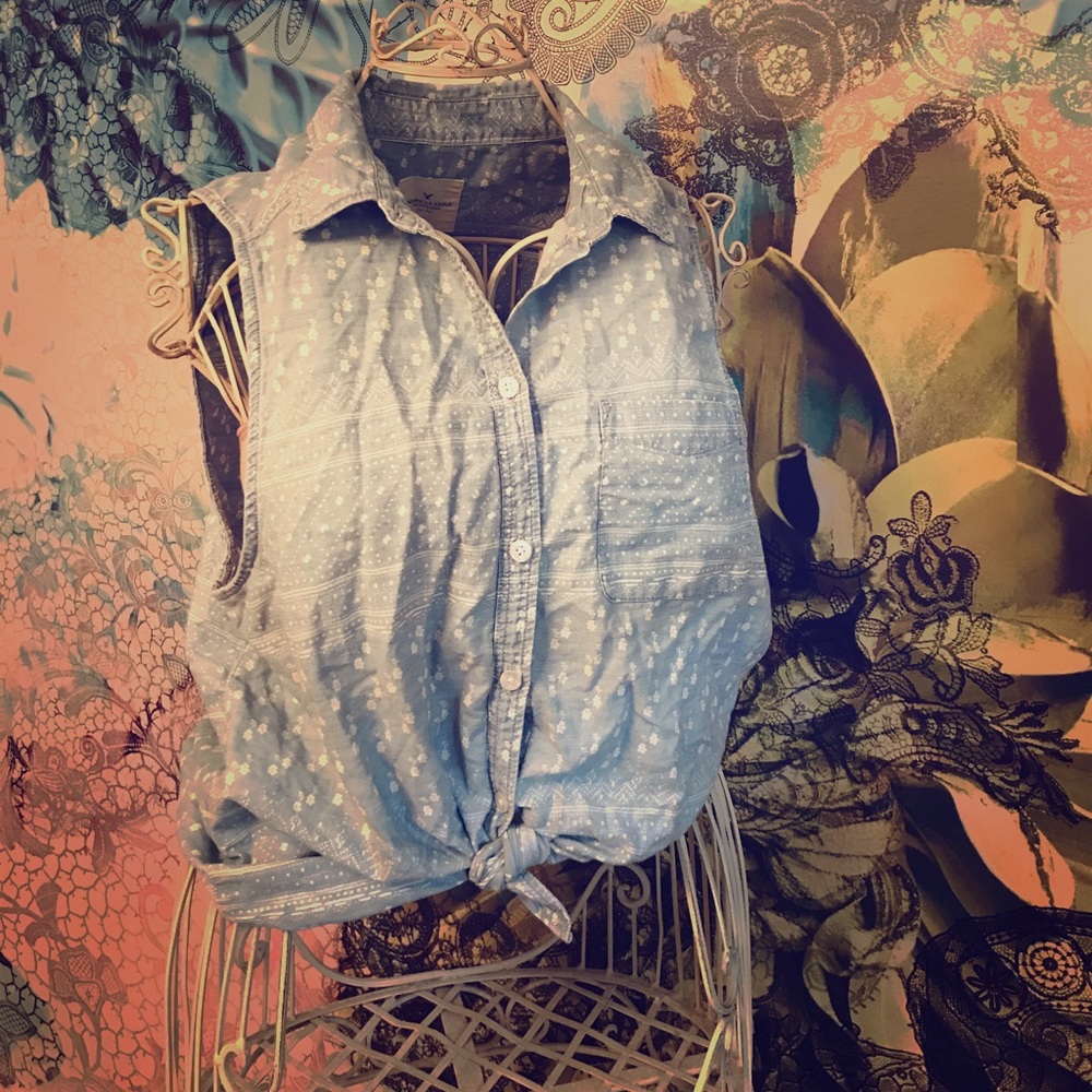 American Eagle size large sleeveless shirt