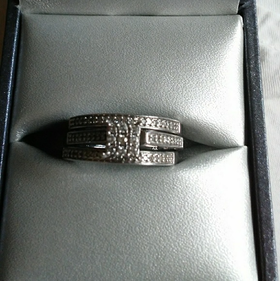 Wedding Rings - Picture 1 of 4