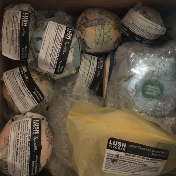 LUSH MYSTERY BOX - Picture 2 of 3