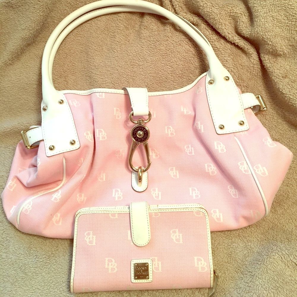 Dooney & Bourke Handbag with matching wallet