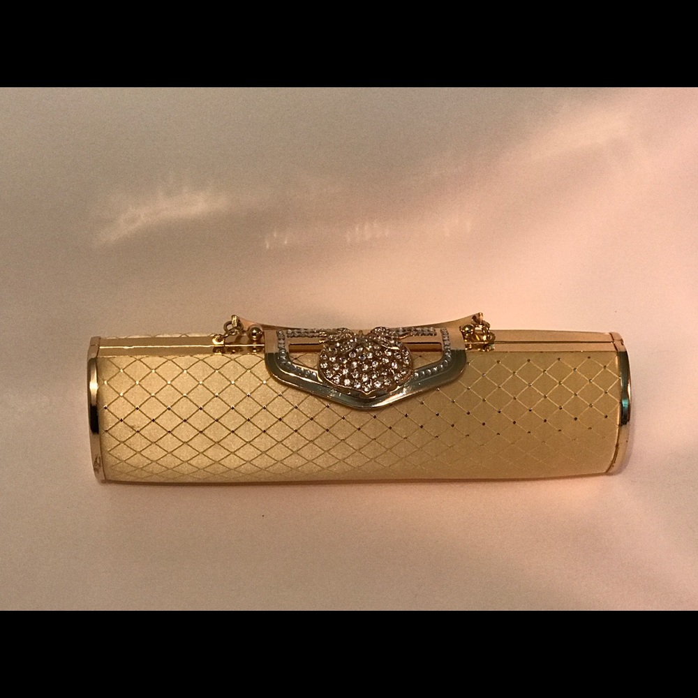 Clutch - Picture 2 of 6