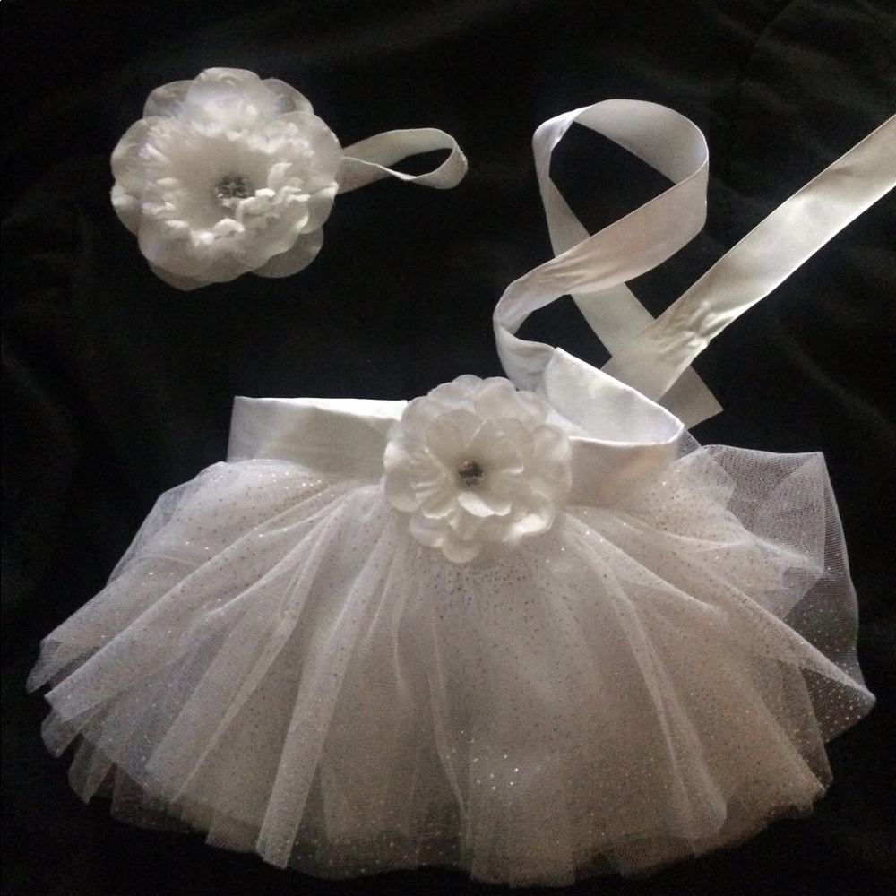 Infant tutu and headband picture prop set