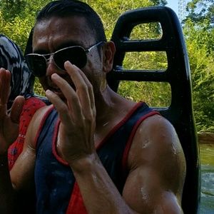 Meet your Posher, Fuzail