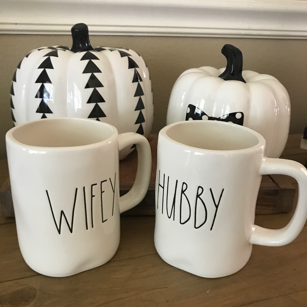 Rae Dunn WIFEY & HUBBY Mug Set