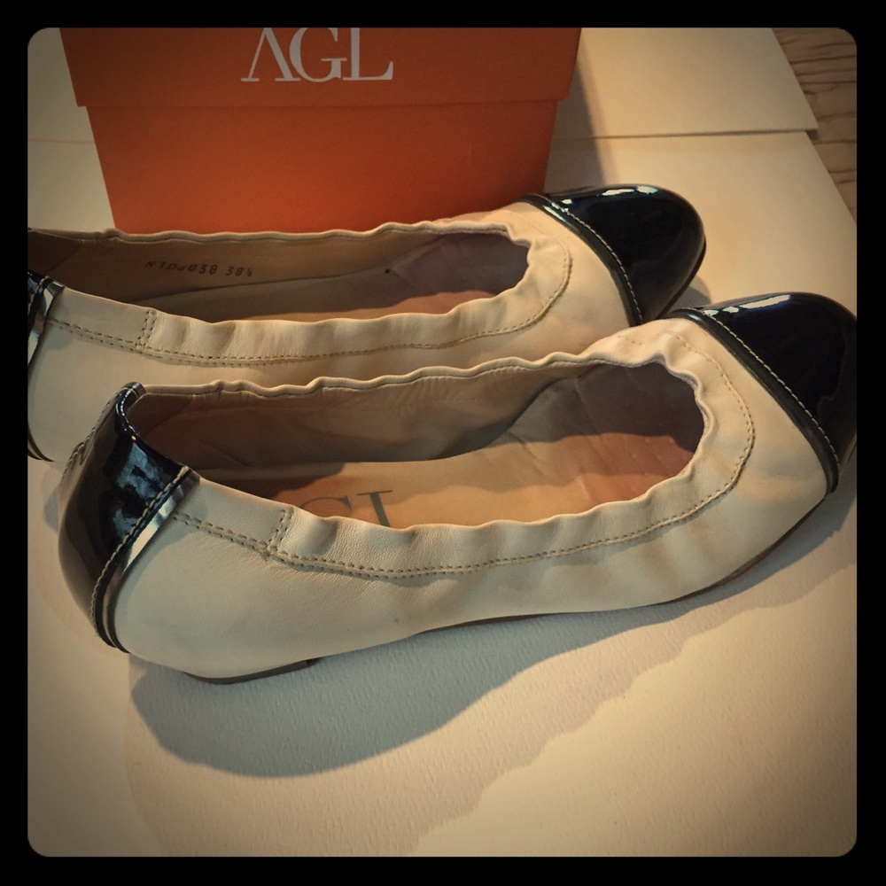 AGL Cream and Black Toe Cap Wedge Heel Pump