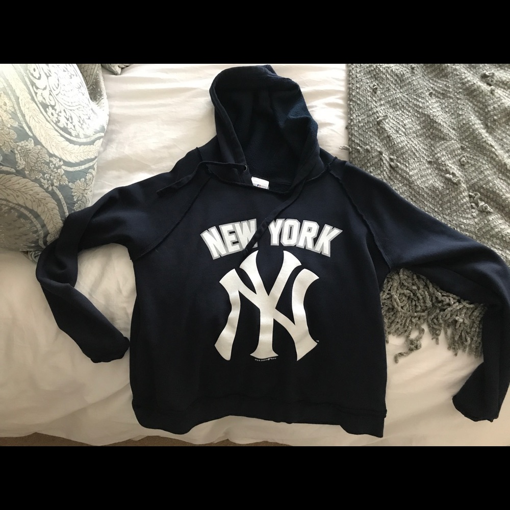 Yankees sweatshirt