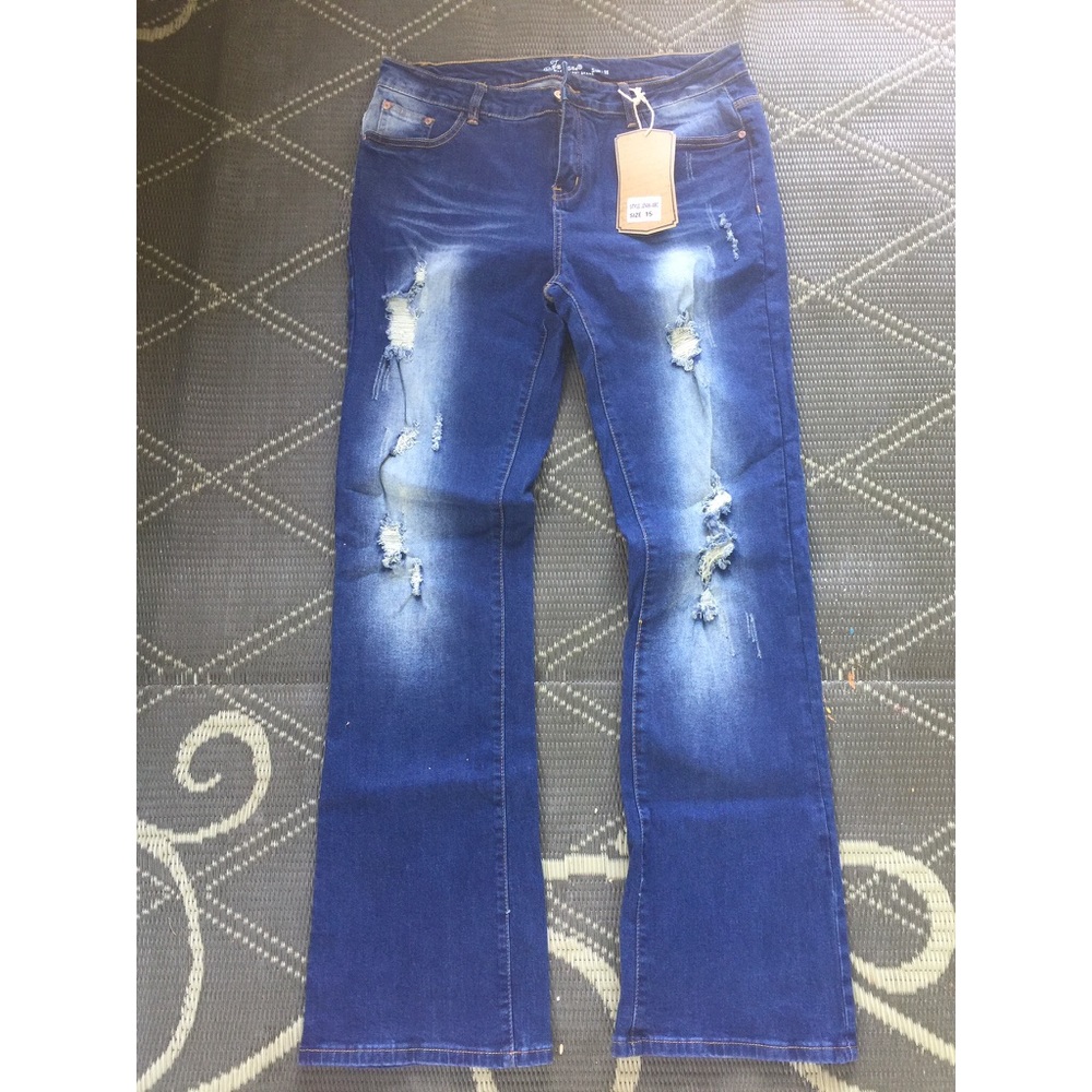 Nina Rossi Jeans. Size 15 NWT Beautiful coloring