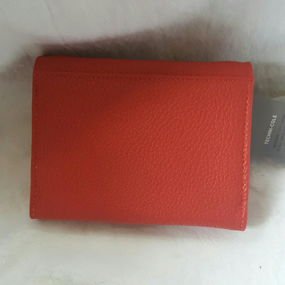 Kenneth Cole Reaction mini cross body NWT - Picture 2 of 4