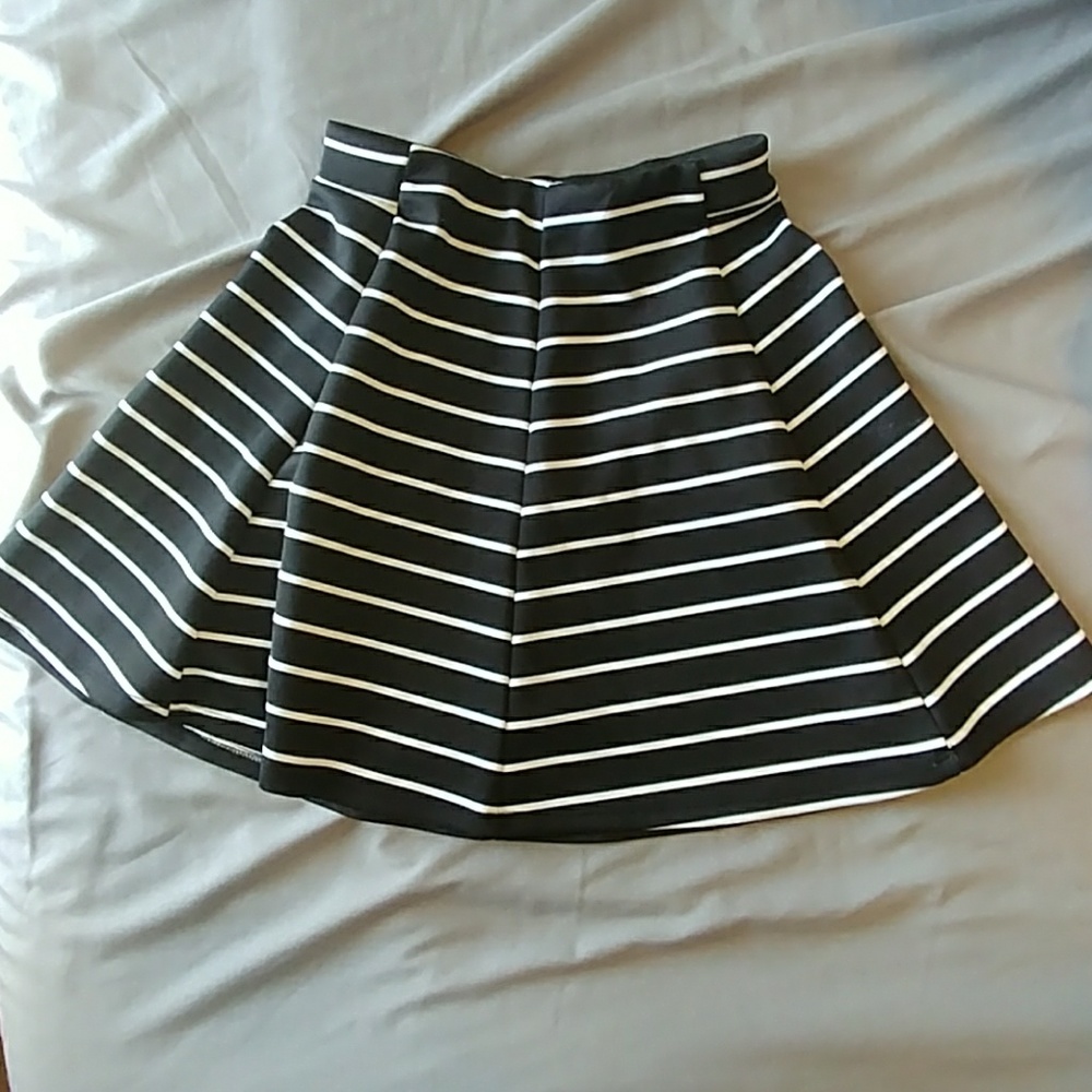 Decree mini skirt NWOT