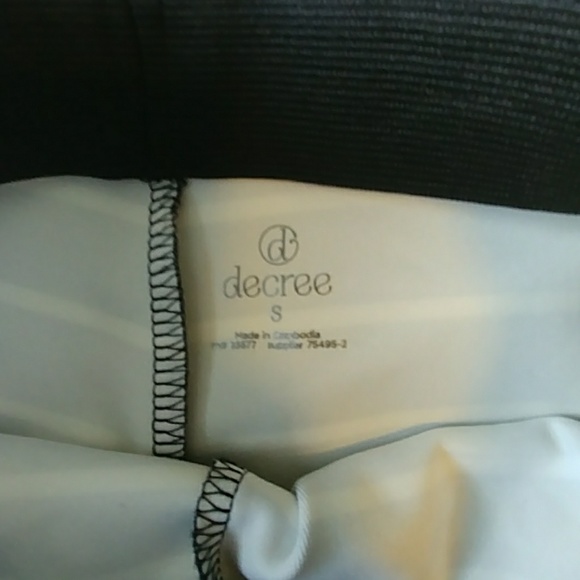 Decree mini skirt NWOT - Picture 2 of 2
