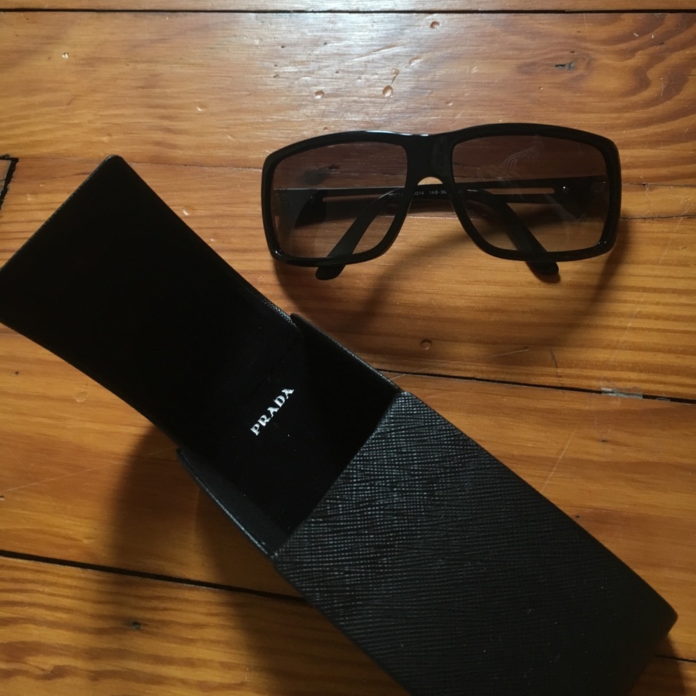 Chic Prada Sunnies