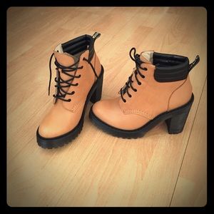 Doc Martins air wair Persephone leather boots heel