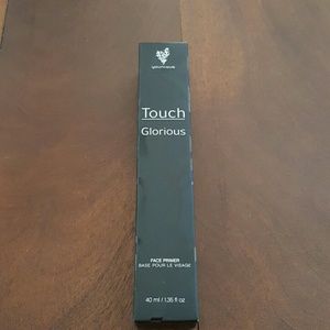 New Younique Touch Glorious Face Primer