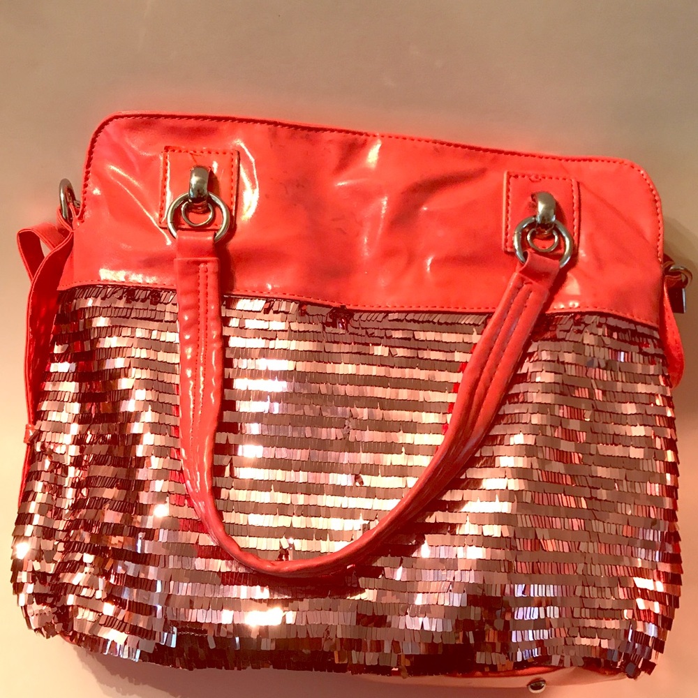 Pink shoulder bag with sparkles