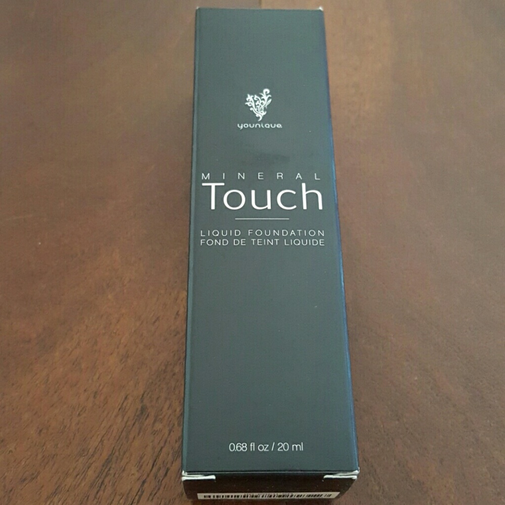 New Younique Mineral Touch Liquid Foundation Satin