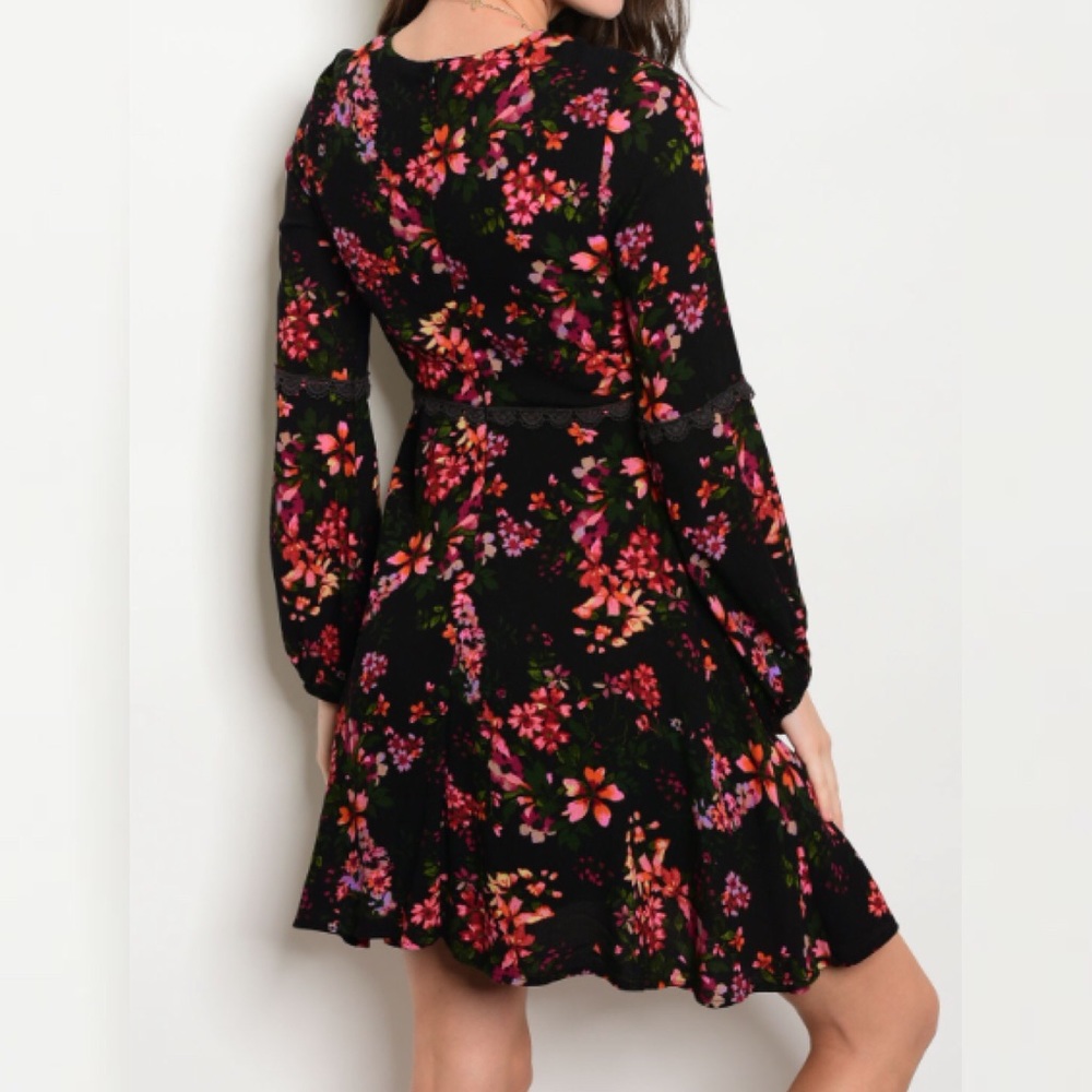 ❤️❗️Last 2! S-M stunning black Floral boho dress - Picture 3 of 8