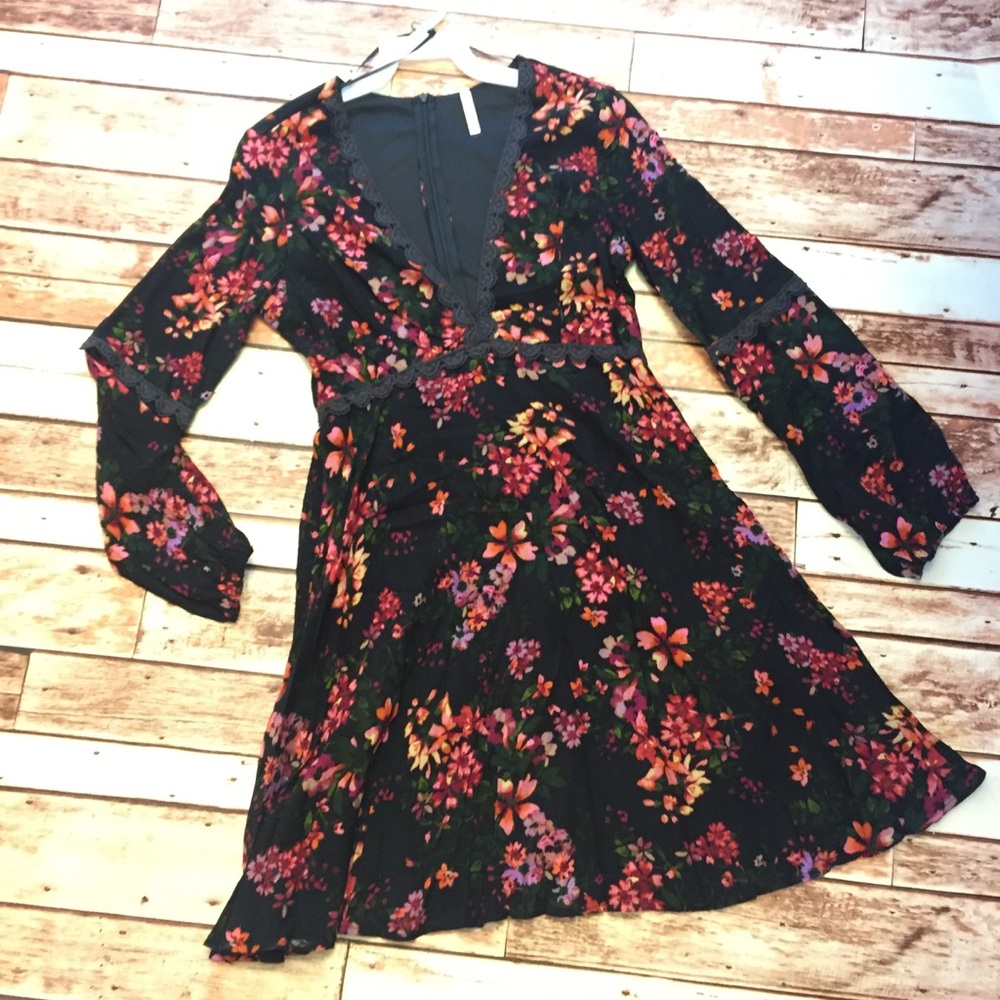 ❤️❗️Last 2! S-M stunning black Floral boho dress - Picture 2 of 8
