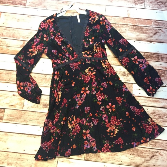 ❤️❗️Last 2! S-M stunning black Floral boho dress - Picture 2 of 8