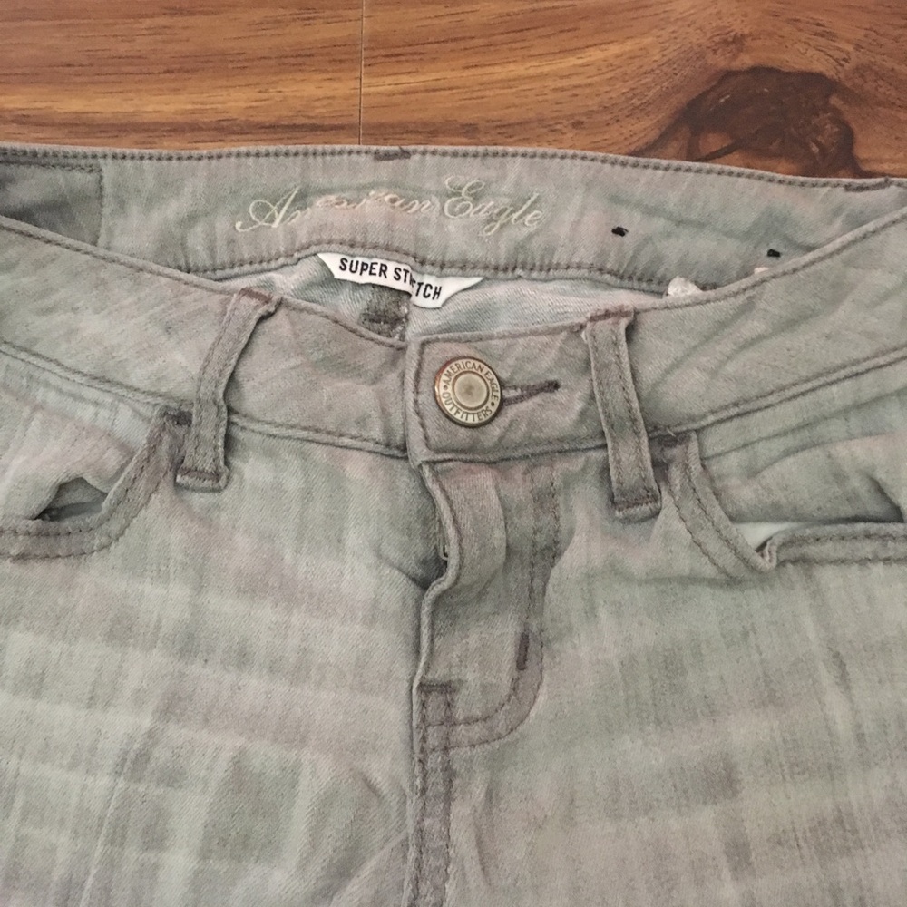 Grey American Eagle skinny jeans!!