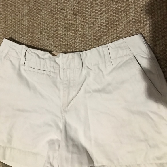 OLD Navy low waist khaki shorts size 8... - Picture 2 of 5