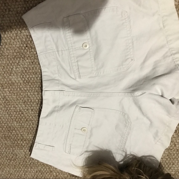 OLD Navy low waist khaki shorts size 8... - Picture 5 of 5